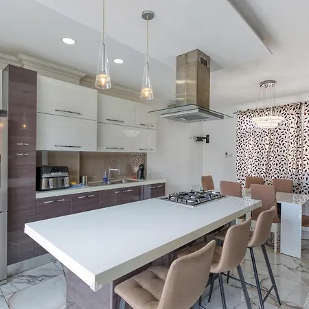 3br With Terrace Walk To * Sliema