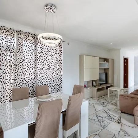 Appartamento 3br With Terrace Walk To *